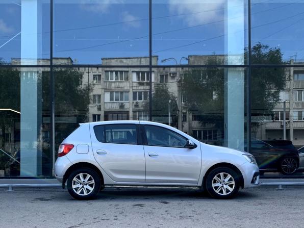 Renault Sandero II Рестайлинг с пробегом 2019 года, цена 1 197 000 рублей, 77000 км, хэтчбек, Автокод Объявления
