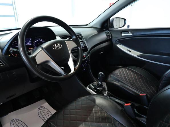 Hyundai Solaris I с пробегом 2014 года, цена 760 000 рублей, 170372 км, хэтчбек, Автокод Объявления