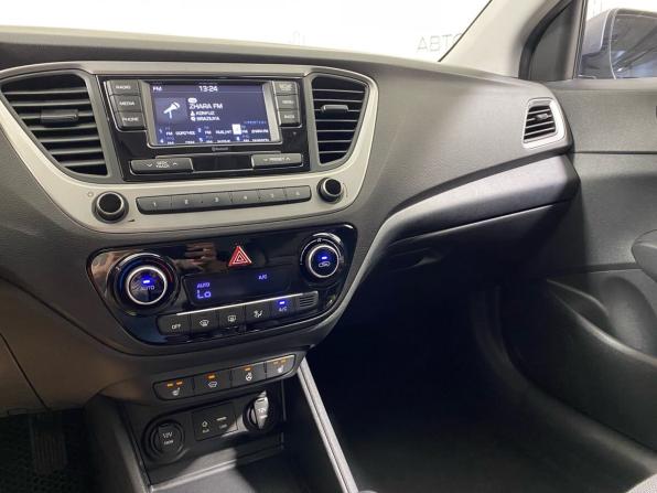 Hyundai Solaris II с пробегом 2017 года, цена 1 144 900 рублей, 152000 км, седан, Автокод Объявления