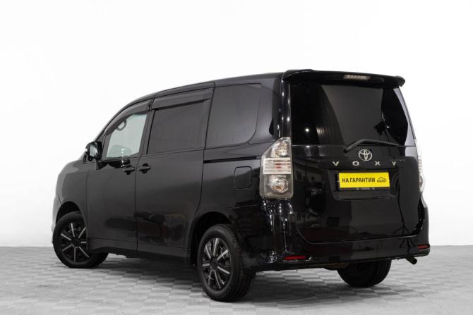 Toyota Voxy II (R70) с пробегом 2007 года, цена 1 199 000 рублей, 435000 км, минивэн, Автокод Объявления