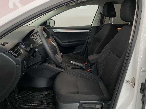 Skoda Octavia III (A7) Рестайлинг с пробегом 2019 года, цена 1 642 000 рублей, 103573 км, лифтбек, Автокод Объявления