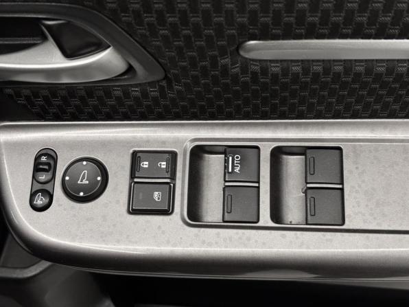 Honda Stepwgn V Рестайлинг с пробегом 2017 года, цена 2 085 000 рублей, 92000 км, минивэн, Автокод Объявления