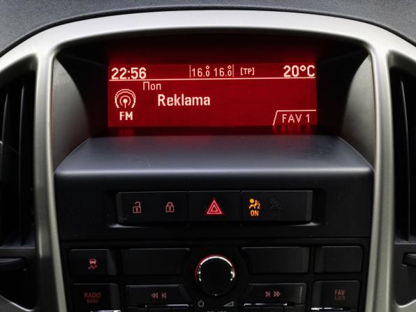 Opel Astra J с пробегом 2011 года, цена 650 000 рублей, 220621 км, хэтчбек, Автокод Объявления