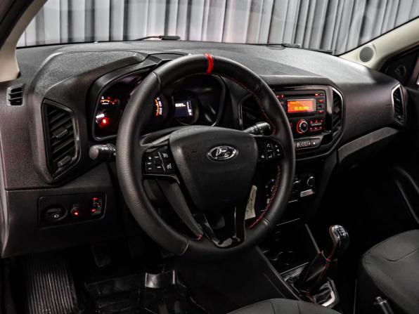 Lada (ВАЗ) XRAY I с пробегом 2019 года, цена 979 000 рублей, 98089 км, хэтчбек, Автокод Объявления