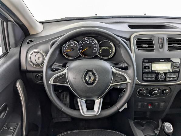Renault Logan II Рестайлинг с пробегом 2022 года, цена 1 060 000 рублей, 121483 км, седан, Автокод Объявления