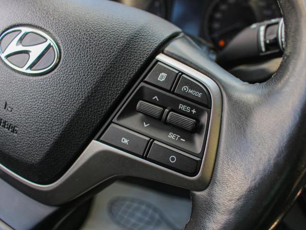 Hyundai Solaris II с пробегом 2019 года, цена 1 100 000 рублей, 192845 км, седан, Автокод Объявления