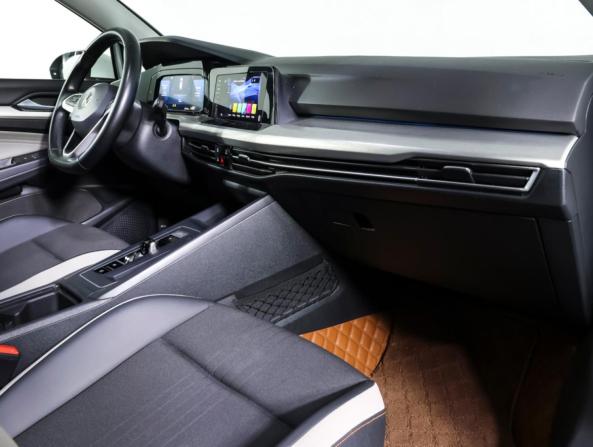 Volkswagen Golf VIII с пробегом 2021 года, цена 2 590 000 рублей, 57258 км, хэтчбек, Автокод Объявления