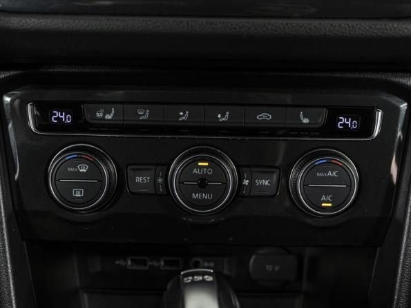 Volkswagen Tiguan II с пробегом 2019 года, цена 2 700 000 рублей, 89800 км, внедорожник, Автокод Объявления