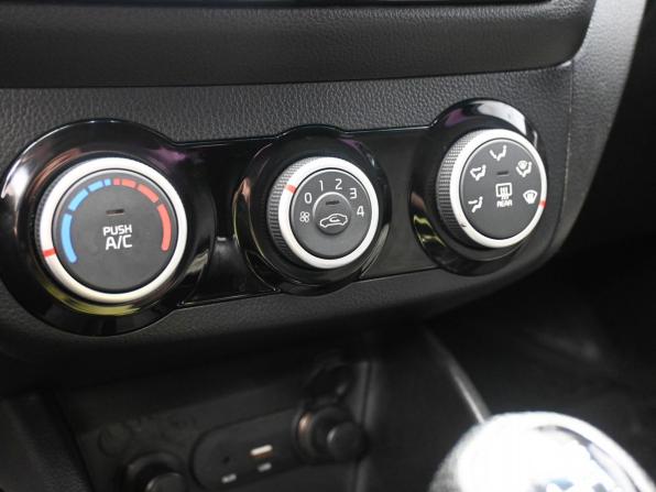 Kia Rio III Рестайлинг с пробегом 2016 года, цена 950 000 рублей, 217656 км, седан, Автокод Объявления