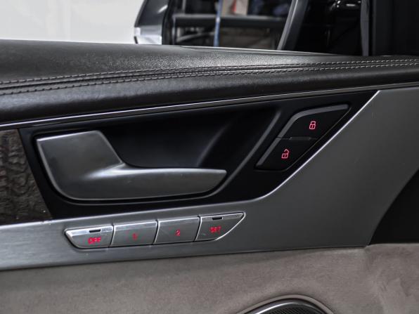 Audi A8 III (D4) Рестайлинг с пробегом 2015 года, цена 2 990 000 рублей, 327834 км, седан, Автокод Объявления