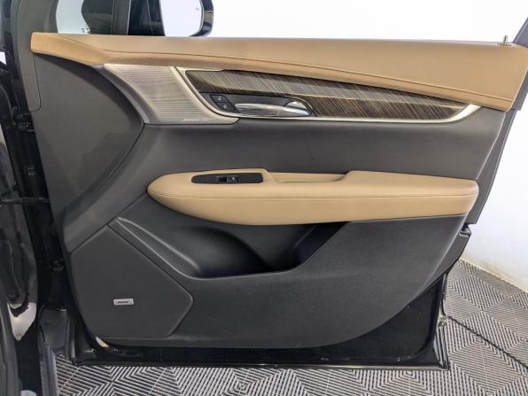 Cadillac XT6 I с пробегом 2020 года, цена 3 300 000 рублей, 129497 км, внедорожник, Автокод Объявления