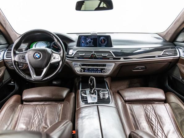 BMW 7 серии VI (G11/G12) с пробегом 2016 года, цена 3 098 000 рублей, 253653 км, седан, Автокод Объявления