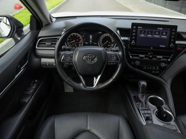 Toyota Camry VIII (XV70) Рестайлинг с пробегом 2021 года, цена 3 669 000 рублей, 58739 км, седан, Автокод Объявления