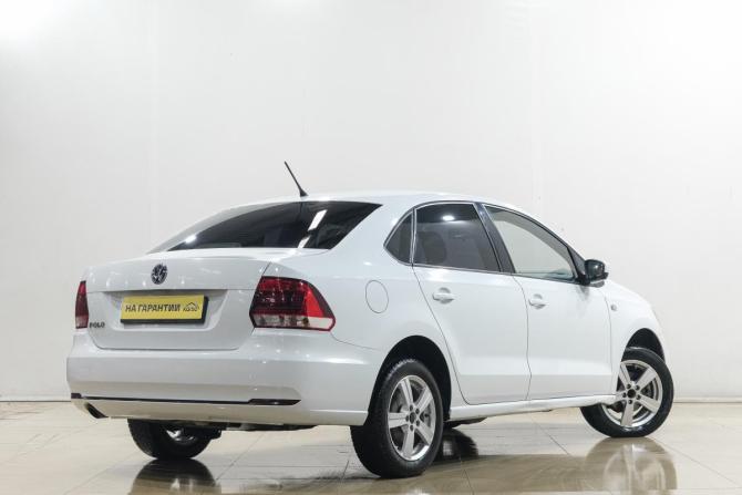 Volkswagen Polo V Рестайлинг с пробегом 2015 года, цена 899 000 рублей, 250000 км, седан, Автокод Объявления