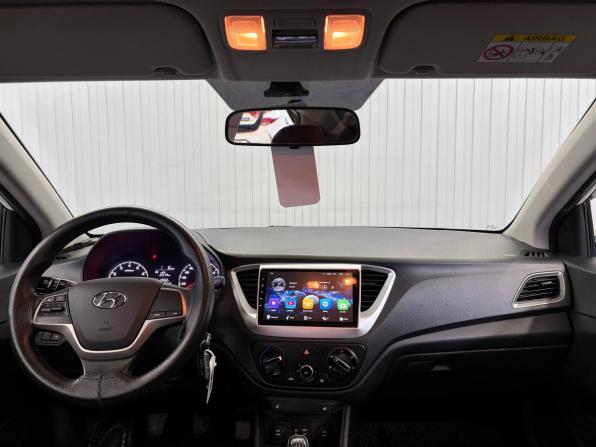 Hyundai Solaris II с пробегом 2018 года, цена 997 000 рублей, 189188 км, седан, Автокод Объявления