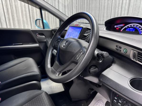 Honda Freed I Рестайлинг с пробегом 2012 года, цена 1 250 000 рублей, 159534 км, компактвэн, Автокод Объявления