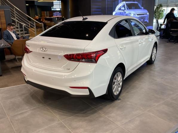 Hyundai Solaris II с пробегом 2018 года, цена 1 370 000 рублей, 117147 км, седан, Автокод Объявления