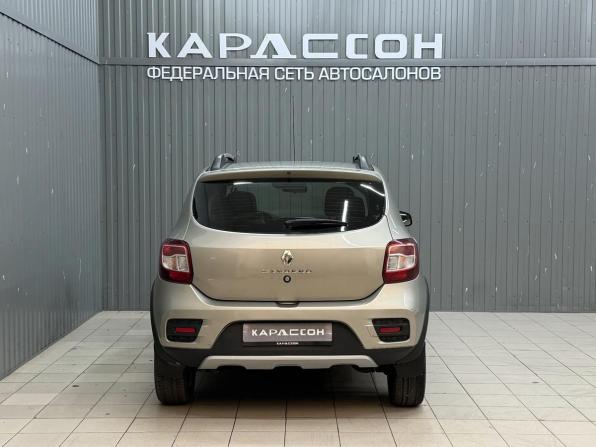 Renault Sandero II Рестайлинг с пробегом 2019 года, цена 999 000 рублей, 39012 км, хэтчбек, Автокод Объявления