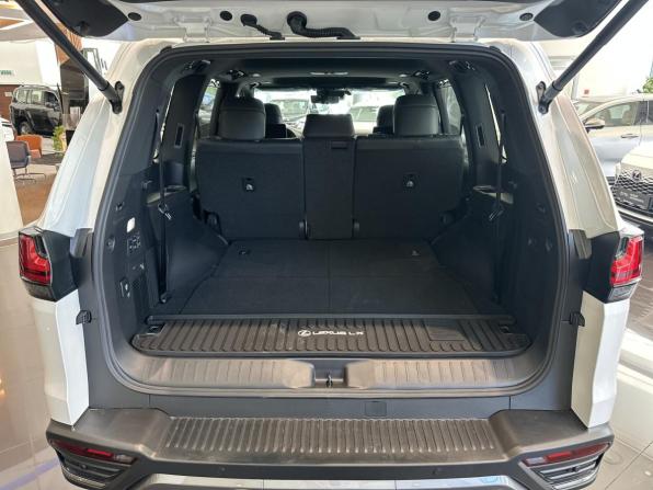 Lexus LX IV с пробегом 2025 года, цена 18 797 000 рублей, 47 км, внедорожник, Автокод Объявления