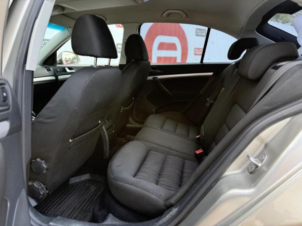 Skoda Octavia II (A5) Рестайлинг с пробегом 2009 года, цена 649 990 рублей, 213800 км, лифтбек, Автокод Объявления