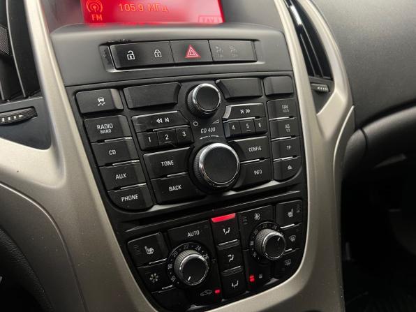 Opel Astra J с пробегом 2012 года, цена 705 000 рублей, 229576 км, хэтчбек, Автокод Объявления