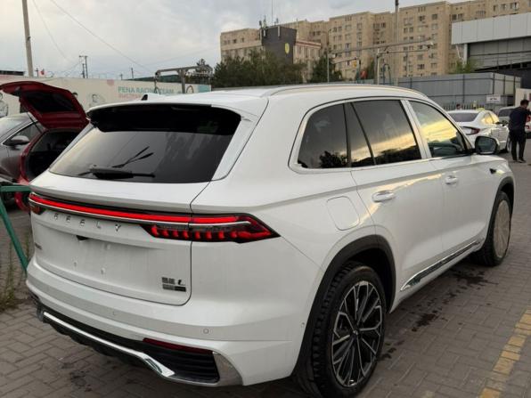 Новый Geely Xingyue L I Рестайлинг 2 2026 года, цена 4 090 000 рублей, внедорожник, Автокод Объявления