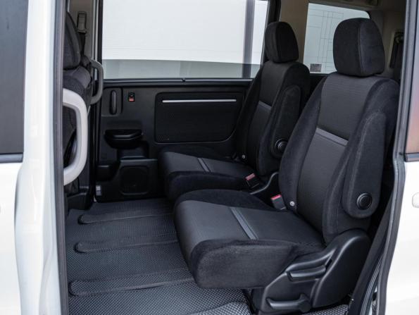 Honda Stepwgn V Рестайлинг с пробегом 2019 года, цена 2 395 000 рублей, 73018 км, минивэн, Автокод Объявления