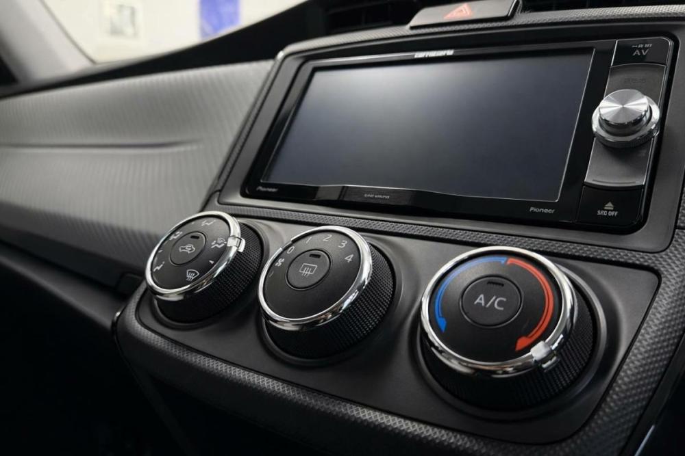 Toyota Corolla XI (E160 E170 E180) Рестайлинг 1 Омск  - изображение 11