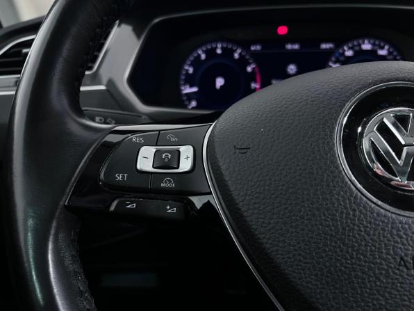 Volkswagen Tiguan II с пробегом 2017 года, цена 2 290 000 рублей, 110453 км, внедорожник, Автокод Объявления