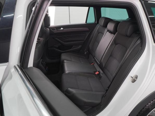 Volkswagen Passat B8 Рестайлинг с пробегом 2020 года, цена 3 233 000 рублей, 158842 км, универсал, Автокод Объявления