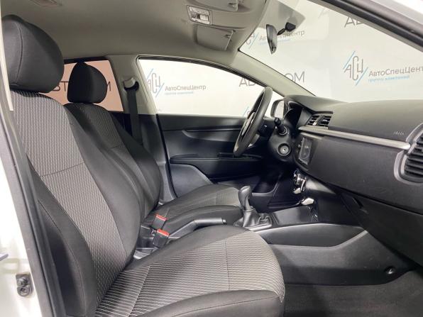 Kia Rio IV с пробегом 2018 года, цена 959 000 рублей, 50604 км, седан, Автокод Объявления