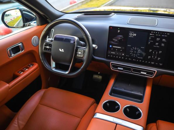 Li Auto (Lixiang) L9 I с пробегом 2023 года, цена 6 749 000 рублей, 35521 км, внедорожник, Автокод Объявления