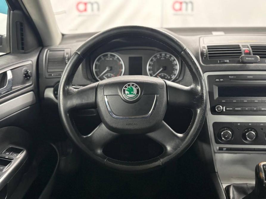 Skoda Octavia II (A5) Рестайлинг Санкт-Петербург  - изображение 10