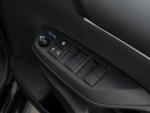 Toyota Yaris IV с пробегом 2021 года, цена 1 249 999 рублей, 74938 км, хэтчбек, Автокод Объявления