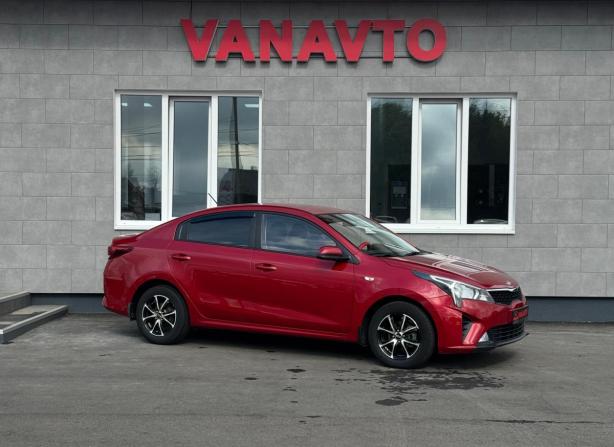 Kia Rio IV Рестайлинг с пробегом 2021 года, цена 1 800 000 рублей, 35330 км, седан, Автокод Объявления