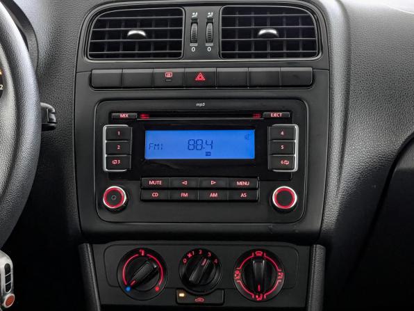 Volkswagen Polo V Рестайлинг с пробегом 2018 года, цена 1 180 000 рублей, 54281 км, седан, Автокод Объявления