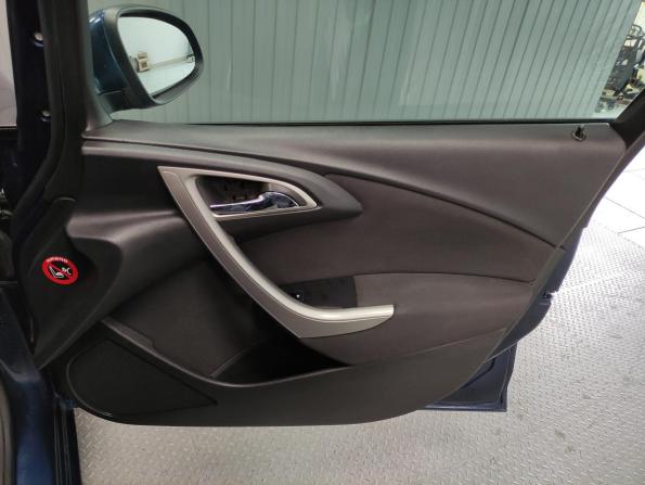 Opel Astra J с пробегом 2011 года, цена 570 000 рублей, 247870 км, хэтчбек, Автокод Объявления