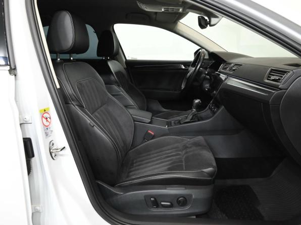 Skoda Superb III Рестайлинг с пробегом 2022 года, цена 2 450 000 рублей, 208525 км, лифтбек, Автокод Объявления