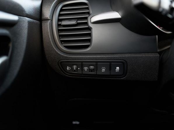 Kia Rio IV с пробегом 2020 года, цена 1 639 000 рублей, 102600 км, хэтчбек, Автокод Объявления