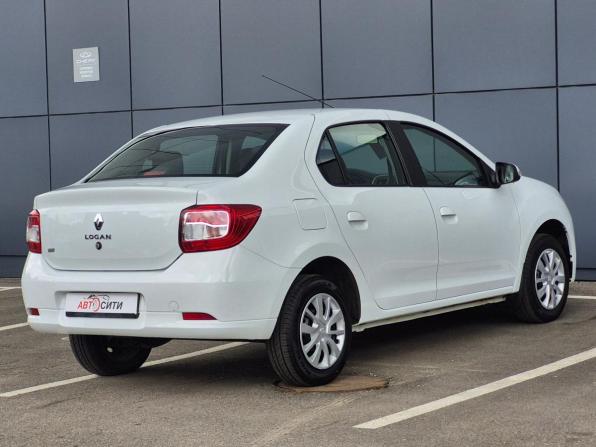Renault Logan II Рестайлинг с пробегом 2022 года, цена 1 089 000 рублей, 55000 км, седан, Автокод Объявления