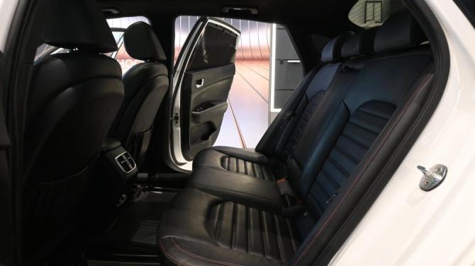 Kia Optima IV Рестайлинг с пробегом 2018 года, цена 1 850 000 рублей, 136643 км, седан, Автокод Объявления