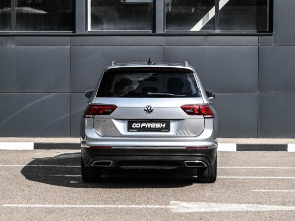 Volkswagen Tiguan II с пробегом 2019 года, цена 2 349 000 рублей, 138545 км, внедорожник, Автокод Объявления