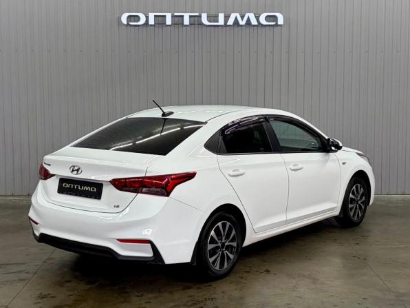 Hyundai Solaris II с пробегом 2018 года, цена 1 047 000 рублей, 99114 км, седан, Автокод Объявления