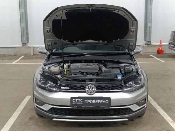 Volkswagen Golf VII с пробегом 2017 года, цена 1 560 000 рублей, 83464 км, универсал, Автокод Объявления