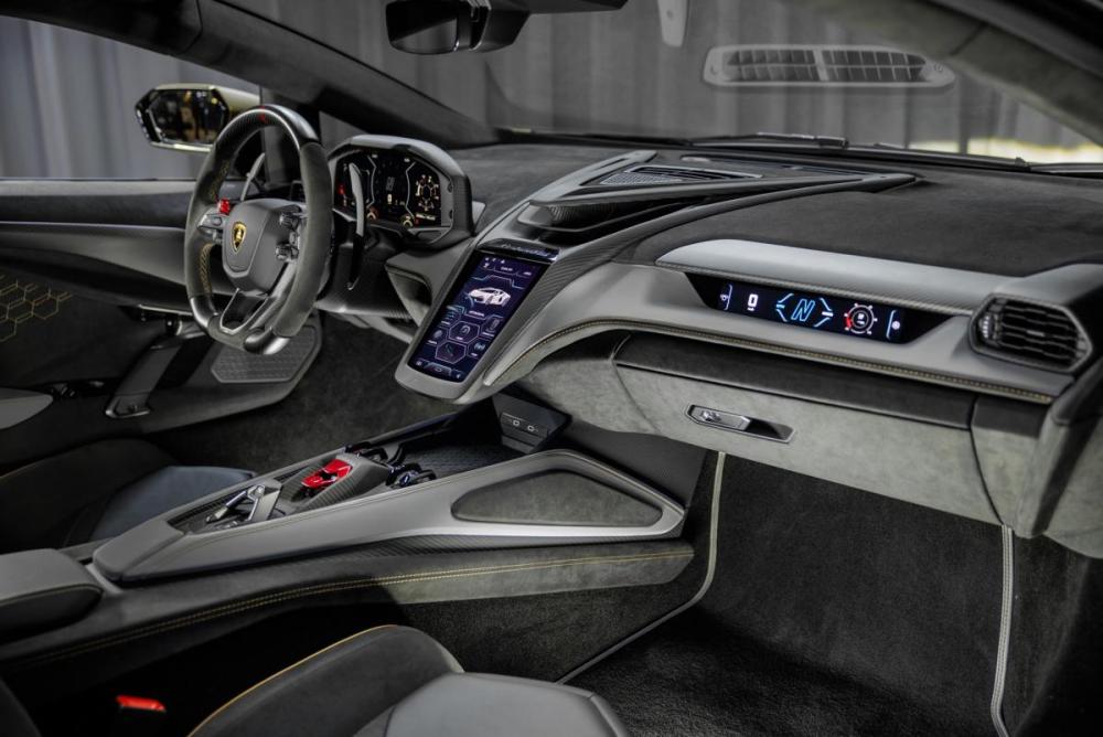 Lamborghini Revuelto Москва  - изображение 25