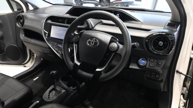 Toyota Aqua I Рестайлинг 2 с пробегом 2018 года, цена 1 070 000 рублей, 101750 км, хэтчбек, Автокод Объявления