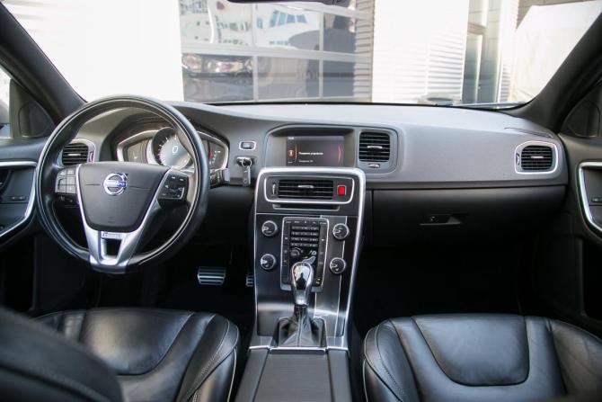 Volvo S60 II Рестайлинг с пробегом 2013 года, цена 1 290 000 рублей, 131250 км, седан, Автокод Объявления