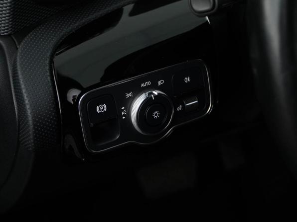 Mercedes-Benz A-Класс IV (W177) с пробегом 2019 года, цена 1 999 077 рублей, 104381 км, хэтчбек, Автокод Объявления