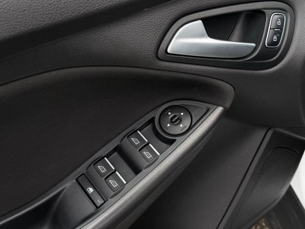 Ford Focus III Рестайлинг с пробегом 2016 года, цена 1 145 000 рублей, 93675 км, хэтчбек, Автокод Объявления