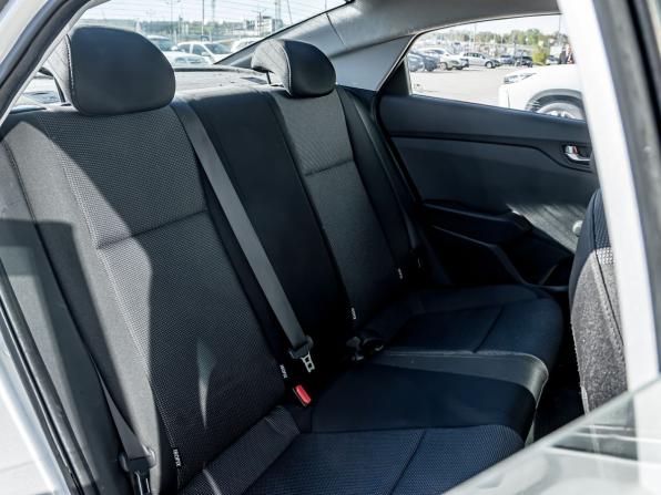 Hyundai Solaris II с пробегом 2017 года, цена 920 000 рублей, 94308 км, седан, Автокод Объявления